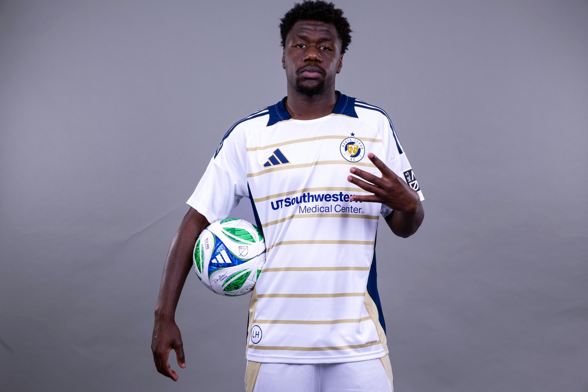 ATLUTD2 signs Mo Cisset